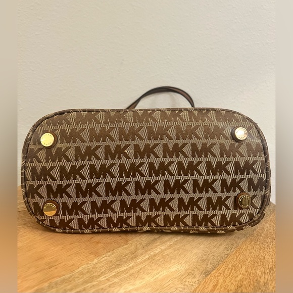 Michael Kors Jet Set MD PKT MF Tote - NWT - Picture 7 of 11